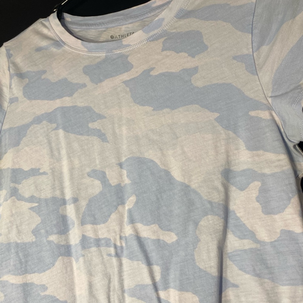 4/$16 Athleta Top - Picture 2 of 4